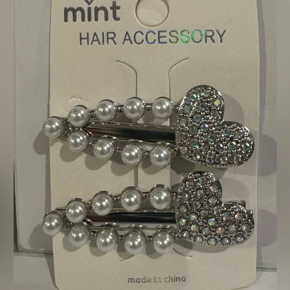 Girls Set of 2 Hair Clips Silver Tone Crystal Heart